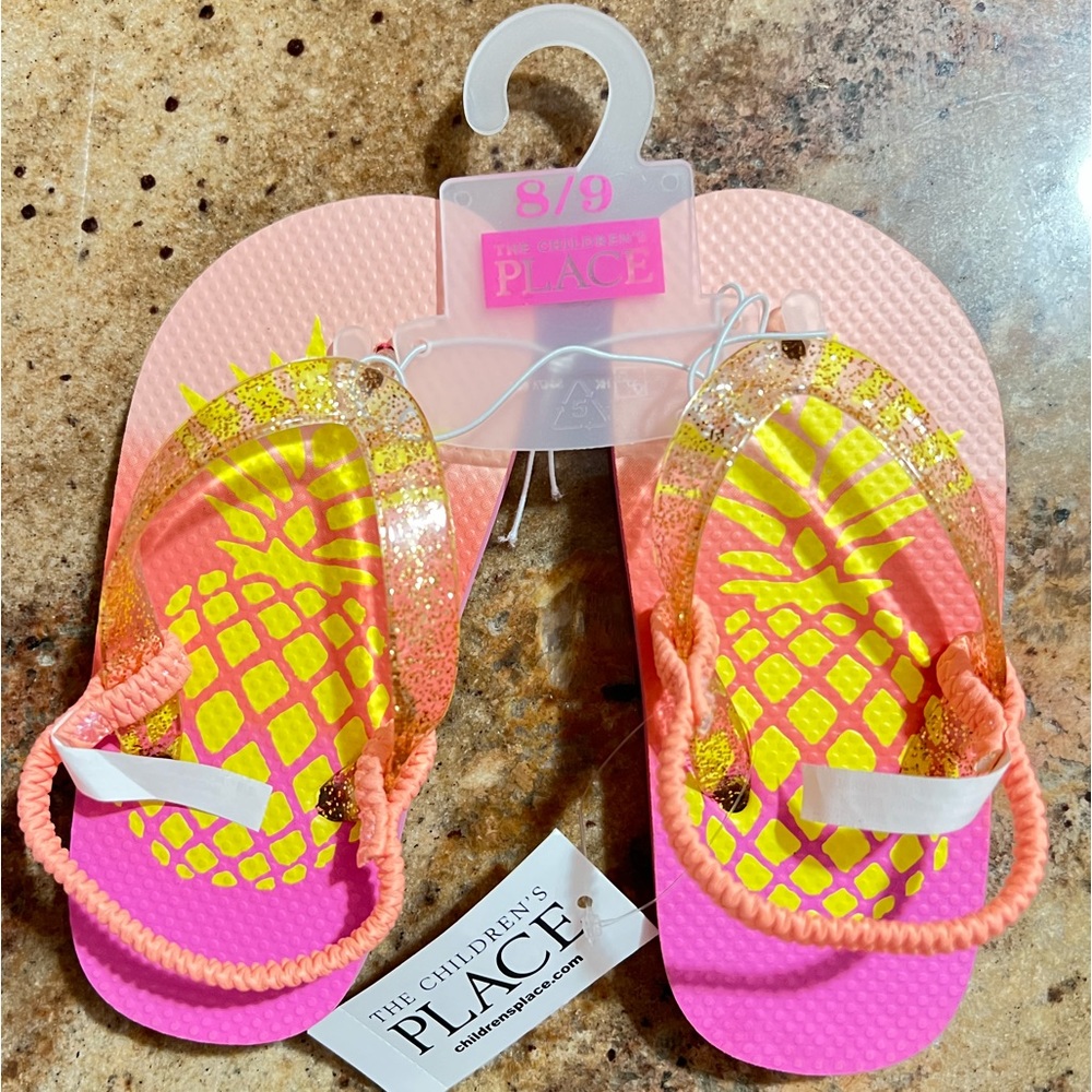 Children’s place flip flop size 8/9